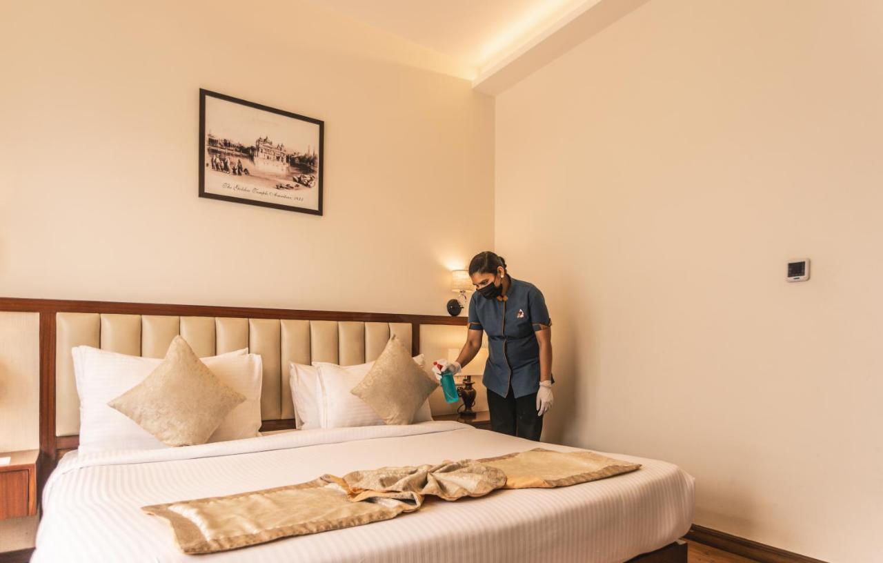 Amritara Sadka Amritsar Hotel Kültér fotó
