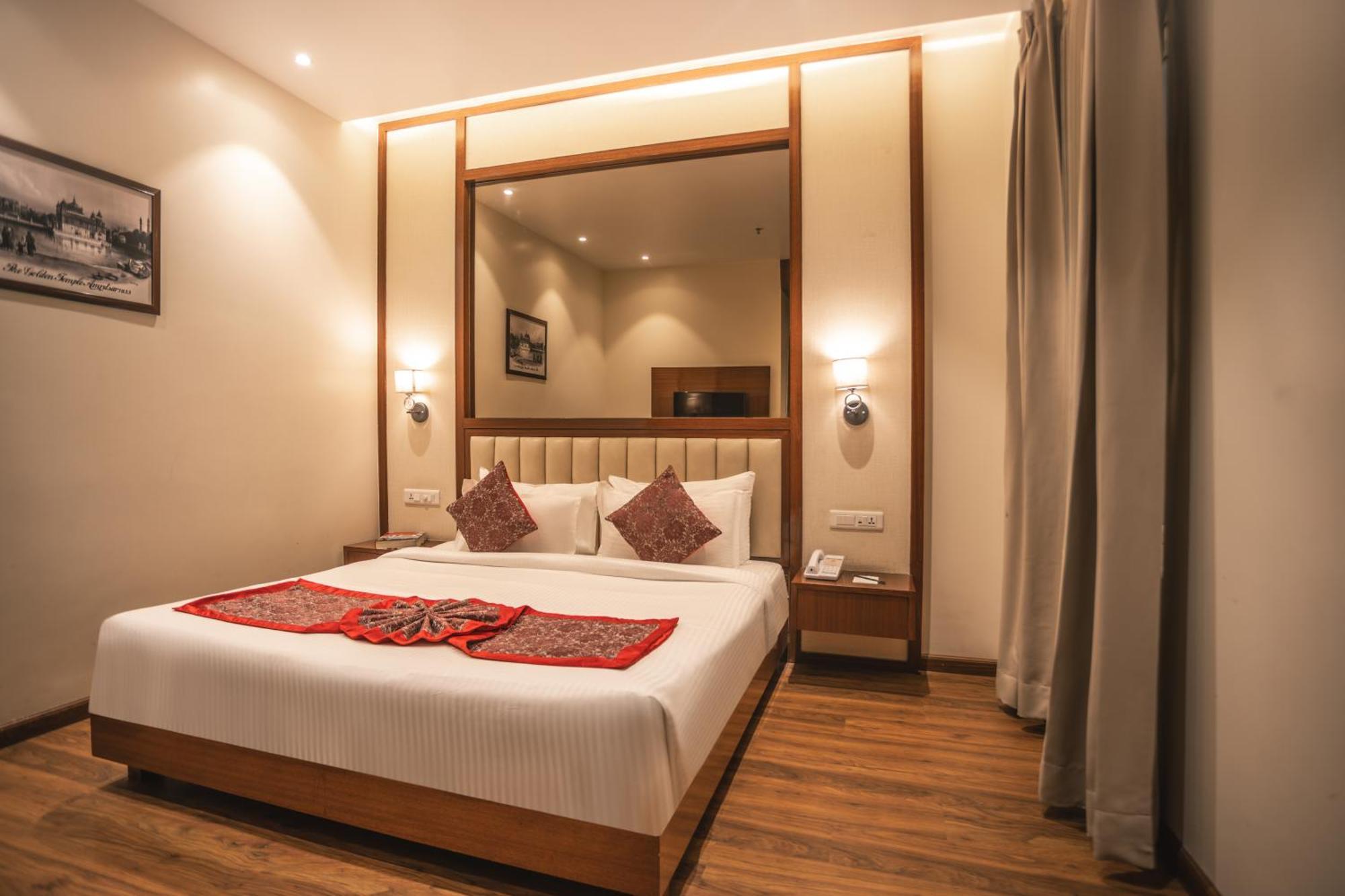 Amritara Sadka Amritsar Hotel Kültér fotó
